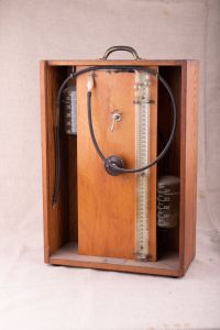 Muzei15_Апарат за пневмоторакс - За изкуствено запълване на плевралната кухина с въздух, среда на ХХв