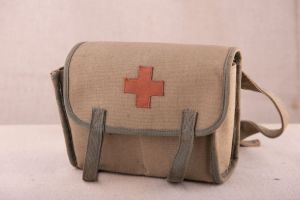 Muzei117_Платнена чанта с червен кръст