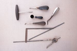 Muzei268_Хирургични инструменти за вадене на зъби