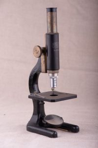Muzei54_Микроскоп. Karl-zeiss yena, фаб. № 49205 и един окуляр с номер 89984