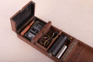Muzei99_Термокаутер в дървена кутия