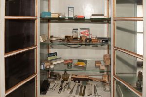 Muzei208_Лекарски шкаф от първата половина на 20-ти век